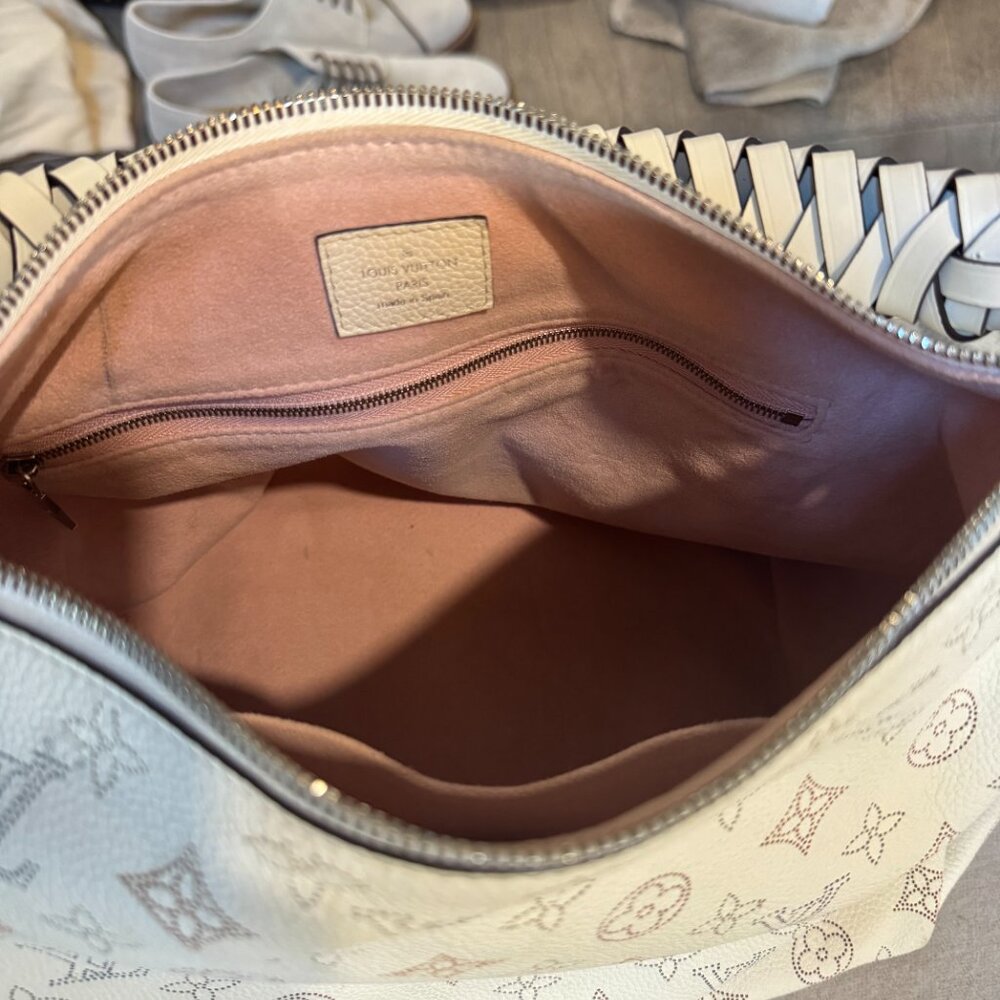 Louis Vuitton Beaubourg Hobo Mm - Picture 9 of 12